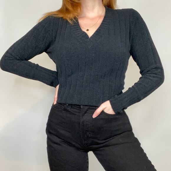 Northcrest Size Small Black V Neck Semi Fleece Textured Fitted Sweater - Picture 3 of 11